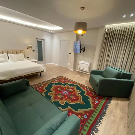 Vila-amo, Suites&rooms In Center 3* ティラナ