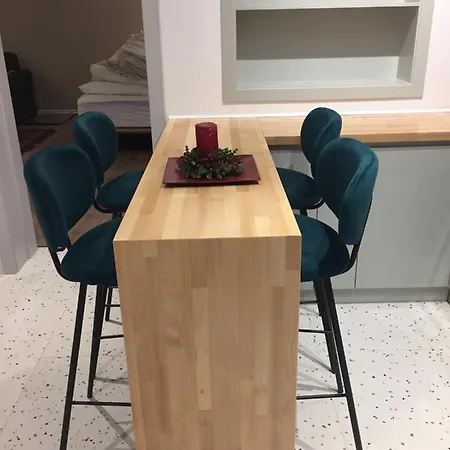 Vila-amo, Suites&rooms In Center Couette-café Tirana