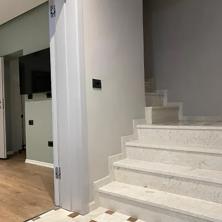 Vila-amo, Suites&rooms In Center Couette-café Tirana